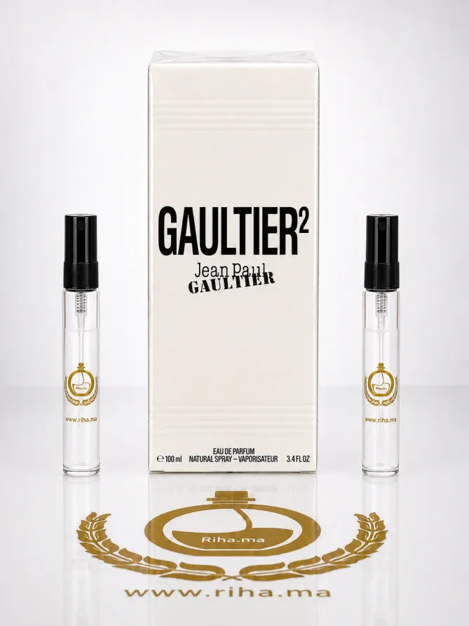 Decantage Gaultier² Jean Paul Gaultier Eau de Parfum Pour Homme et Femme Flacon de decantage gaultier² jean paul gaultier posé sur fond doré