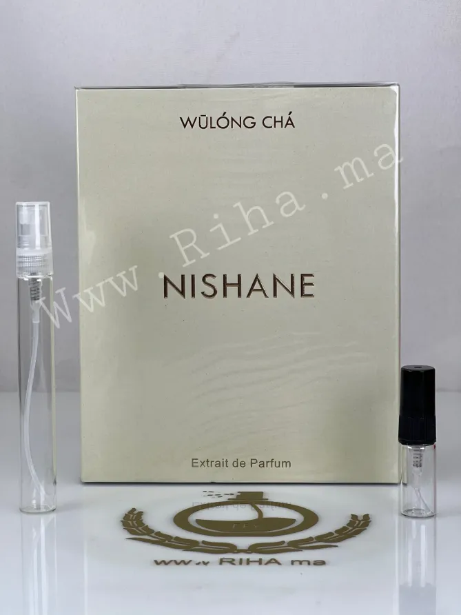 Decantage Wulóng Chá Nishane pour homme decantage wulong cha nishane — Flacon de décantage Wulong Cha Nishane posé sur fond neutre