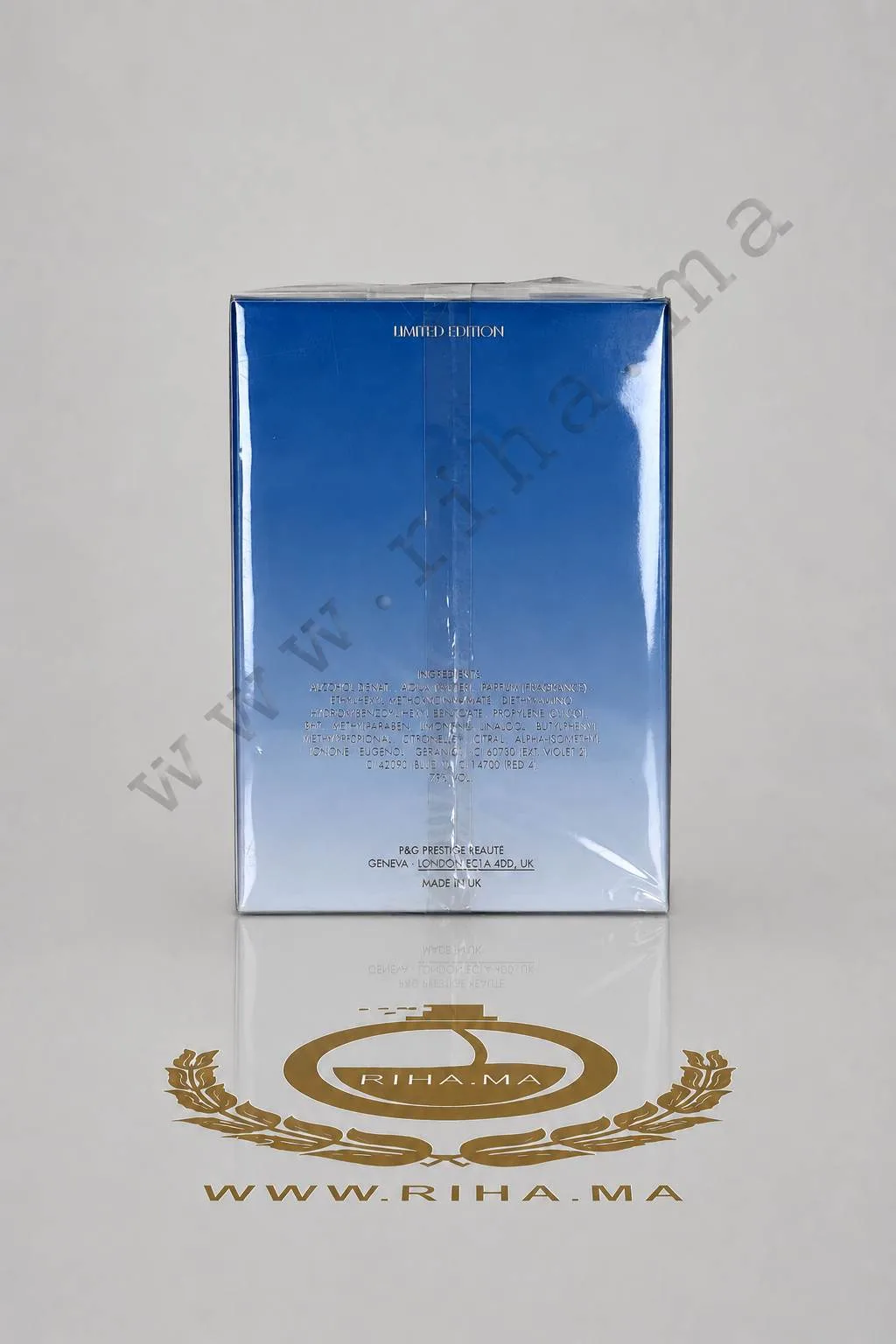Light Blue Living Stromboli Dolce&Gabbana Eau De Toilete pour homme 75ml — photo 2 Flacon de Light Blue Living Stromboli Dolce&Gabbana sur fond bleu — vue 2