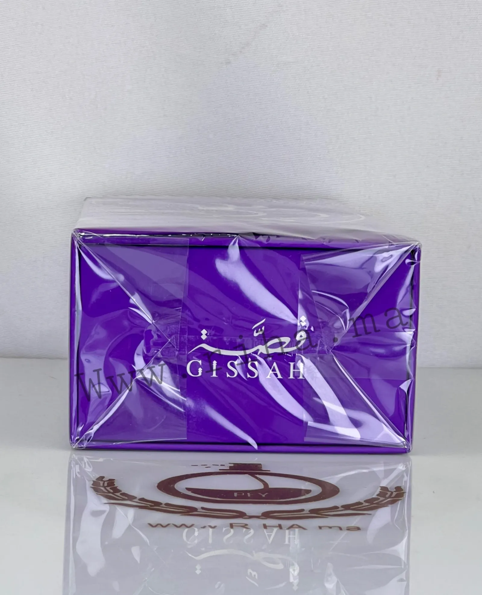 Gissah Voila Eau de Parfum Pour Homme et Femme 200ML — photo 3 Flacon de Gissah Voila eau de parfum posé sur fond blanc — vue 3