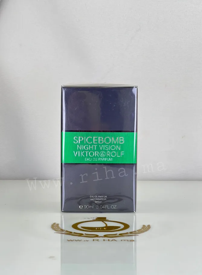 Spicebomb Night Vision Eau De Parfum Viktor&Rolf Pour Homme 90ml Flacon de parfum Spicebomb Night Vision sur fond noir élégant