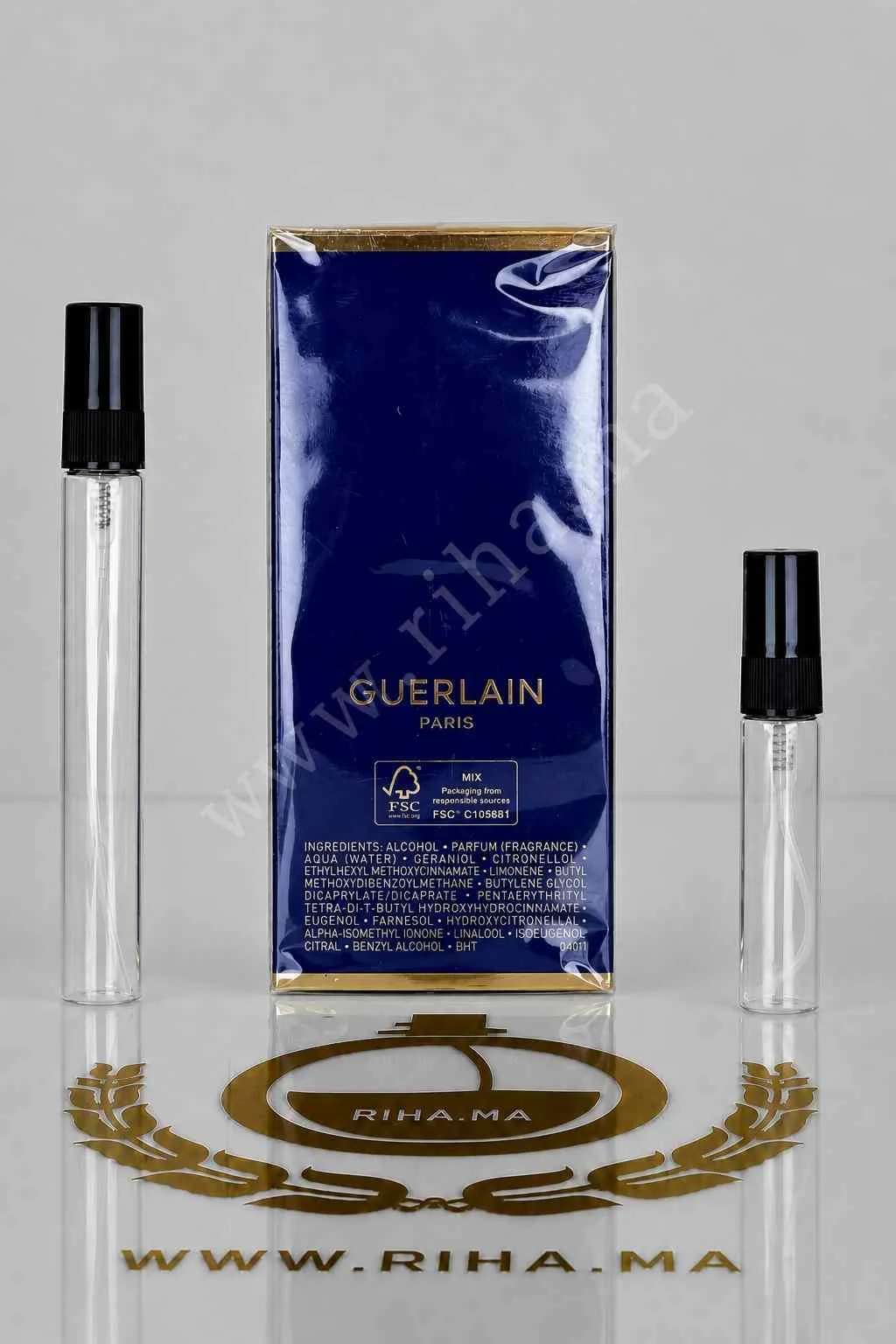 Decantage Patchouli Ardent Guerlain Eau De Parfum Pour Homme et Femme — photo 2 decantage patchouli ardent guerlain — Flacon de décantage Patchouli Ardent Guerlain sur fond noir élégant — vue 2