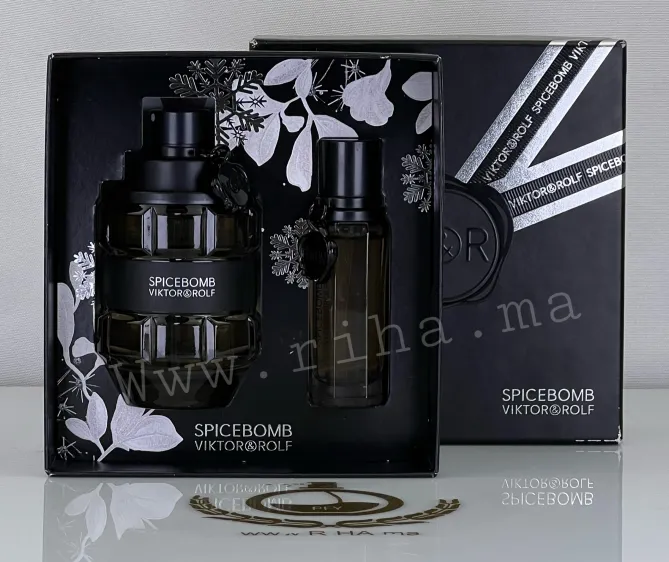 Coffret Cadeau Spicebomb Viktor&Rolf Eau de Toilette Pour Homme 90ml Authentic Coffret cadeau spicebomb viktorrolf eau de toilette 90 ml posé sur fond sombre