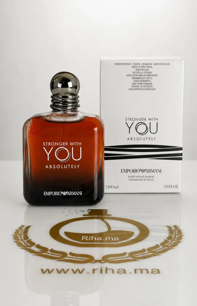 Tester Stronger With You Emporio Armani Absolutely Eau de Parfum Giorgio Armani 100ml Pour Homme Authentic tester stronger with you — Flacon testeur de Stronger With You Absolutely Giorgio Armani sur fond sombre