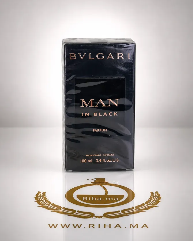 Bvlgari Man In Black Parfum Pour Homme 100ML Flacon de parfum Bvlgari Man In Black sur fond sombre