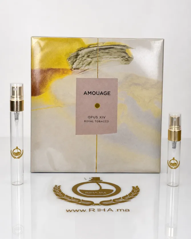 Decantage Amouage Opus XIV Royal Tobacco Eau DE Parfum decantage amouage opus xiv royal tobacco — Flacon de décantage Amouage Opus XIV Royal Tobacco posé sur fond sombre