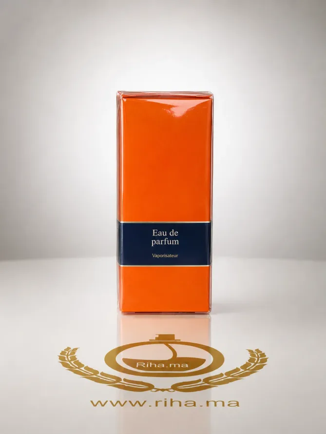 eau de citron noir eau de cologne 100ml Flacon d'eau de citron noir posé sur un fond ensoleillé