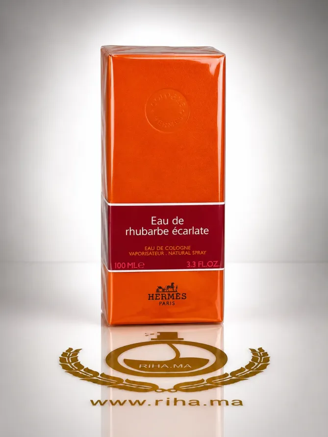 eau de rhubarbe écarlate hermes eau de cologne 100ml Flacon d'eau de rhubarbe écarlate posé sur fond clair