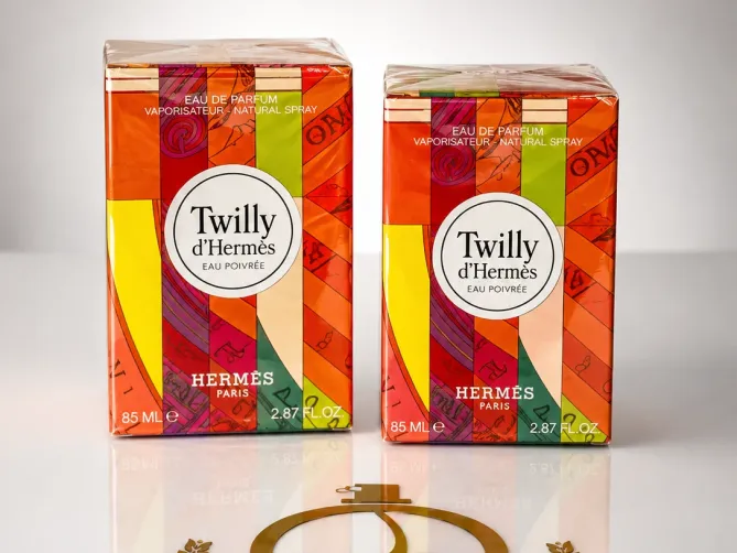 HERMÈS TWILLY D’HERMÈS EAU DE PARFUM POUR FEMME hermès twilly dhermès — Flacon de parfum hermes twilly hermes avec ruban de soie