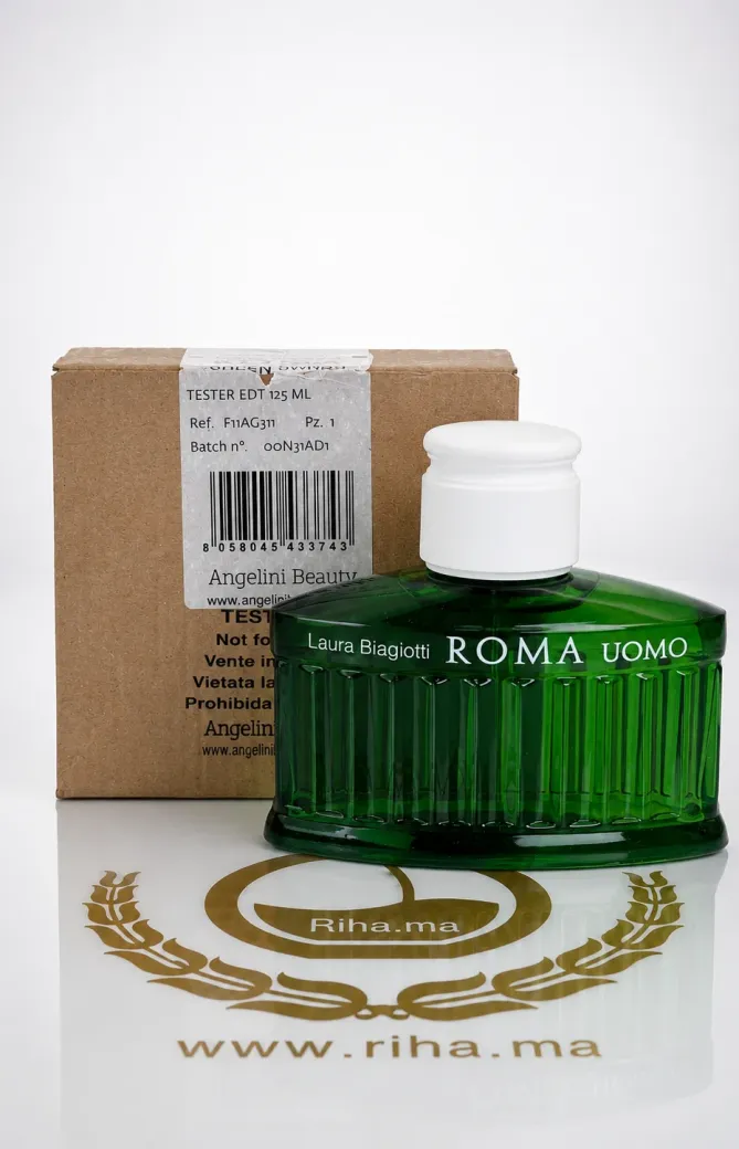 Laura Biagiotti Roma Uomo Green Swing – Testeur Eau de Toilette Homme Flacon testeur roma uomo green swing posé sur fond naturel vert