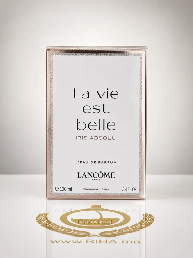 La Vie Est Belle Iris Absolu Lancôme 100ML la vie est belle iris absolu lancome — Flacon de La Vie Est Belle Iris Absolu Lancôme posé sur fond doré