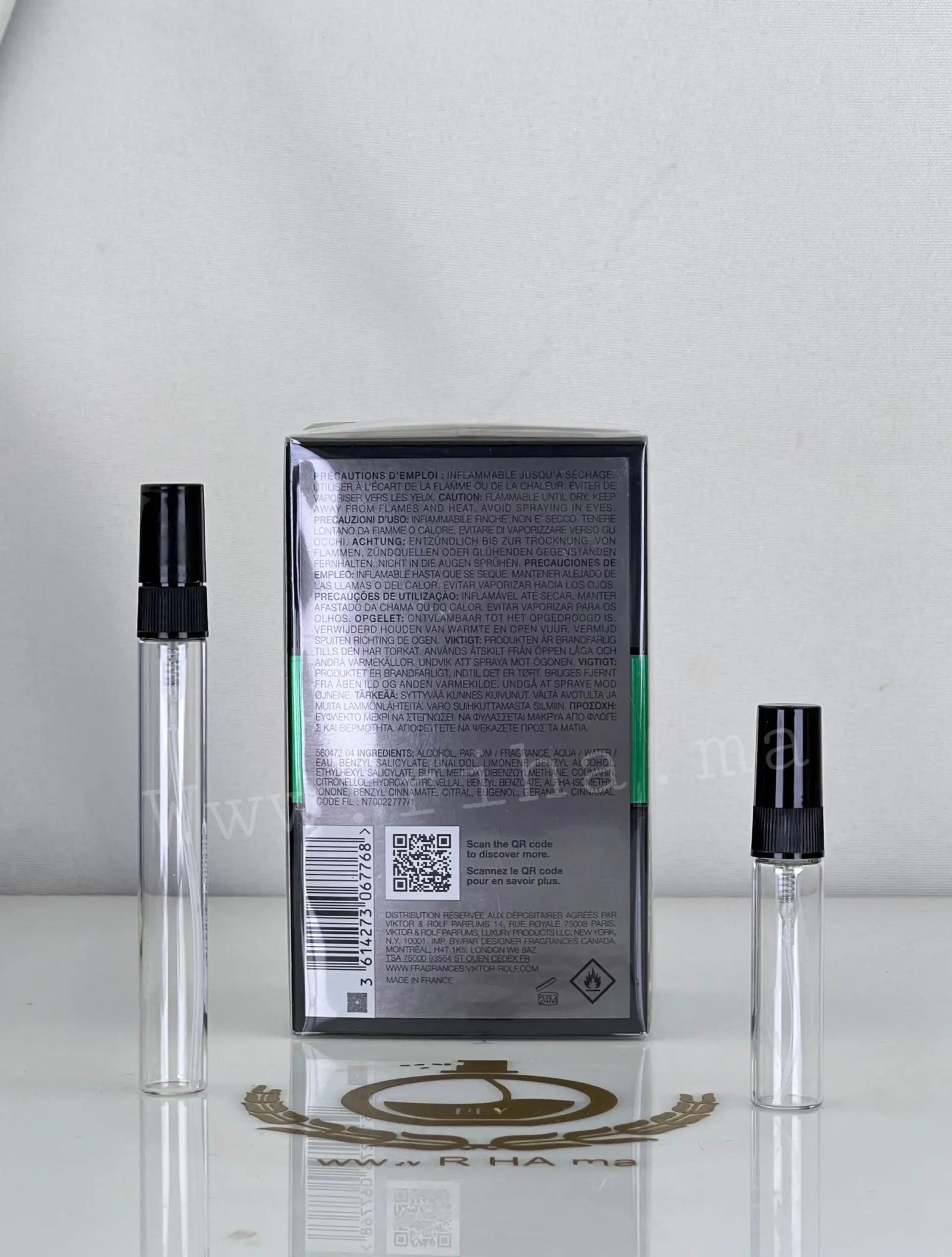 Decantage Spicebomb Night Vision Eau De Parfum Viktor&Rolf Pour Homme — photo 2 decantage spicebomb — Flacon décantage Spicebomb Night Vision posé sur fond noir — vue 2