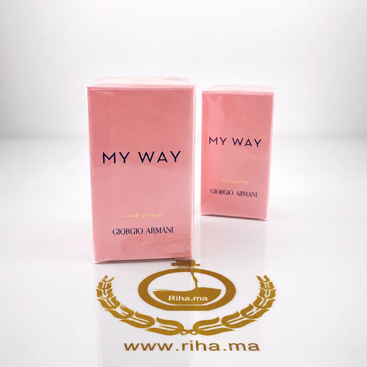 My Way Giorgio Armani Eau de Parfum Pour Femme — photo 2 Flacon my way giorgio Armani Eau de Parfum fond blanc élégant — vue 2