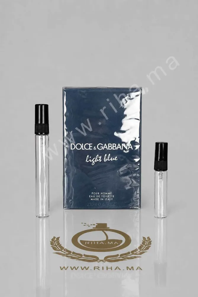 Decantage Light Blue Dolce&Gabbana Pour homme eau de toilette decantage light blue — Flacon de décantage Dolce&Gabbana Light Blue pour homme sur fond bleu