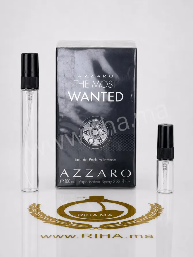 decantage the most wanted intense azzaro — Flacon de décantage The Most Wanted Intense Azzaro sur fond noir
