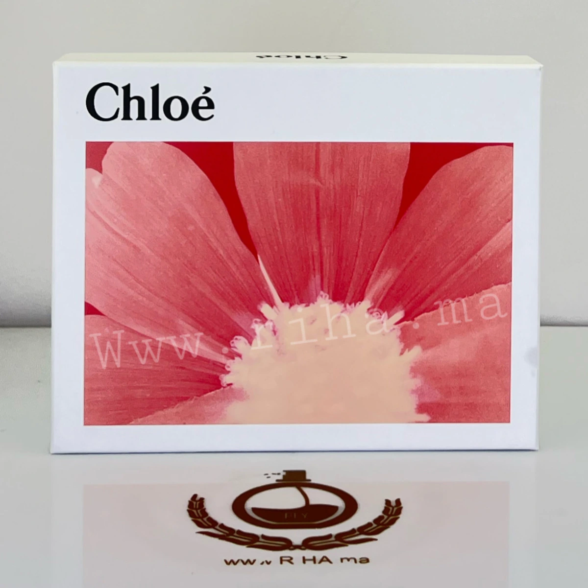 Coffret Chloé L'Eau de Parfum Intense (2024) Chloé Pour Femme 100 ML Authentic — photo 2 coffret chloe — Coffret Chloé L'Eau de Parfum Intense boîte élégante sur fond clair — vue 2